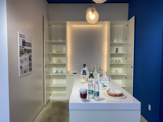 국민대 디자인대학원이 오는 29일까지 재학생과 졸업생의 우수작품 전시회를 연다.